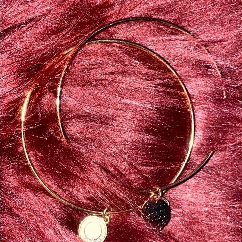 NWOT  Slim bracelet